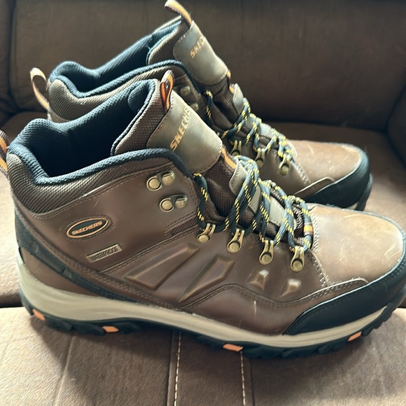 Men’s Sketcher Leather Boots - Picture 1 of 5